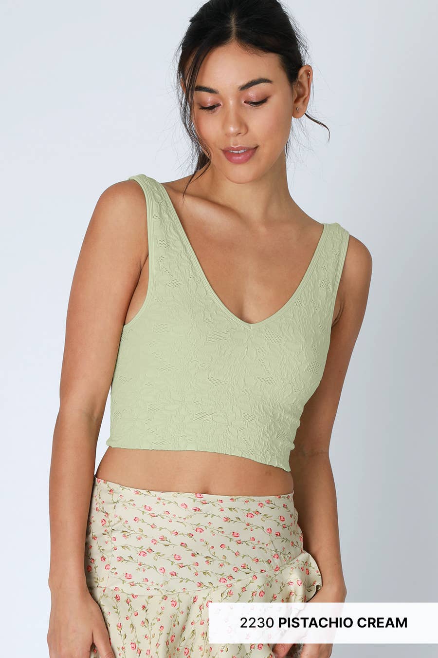 Delicate Lace V‑Neck Tank Top — Cropped, Feminine Staple