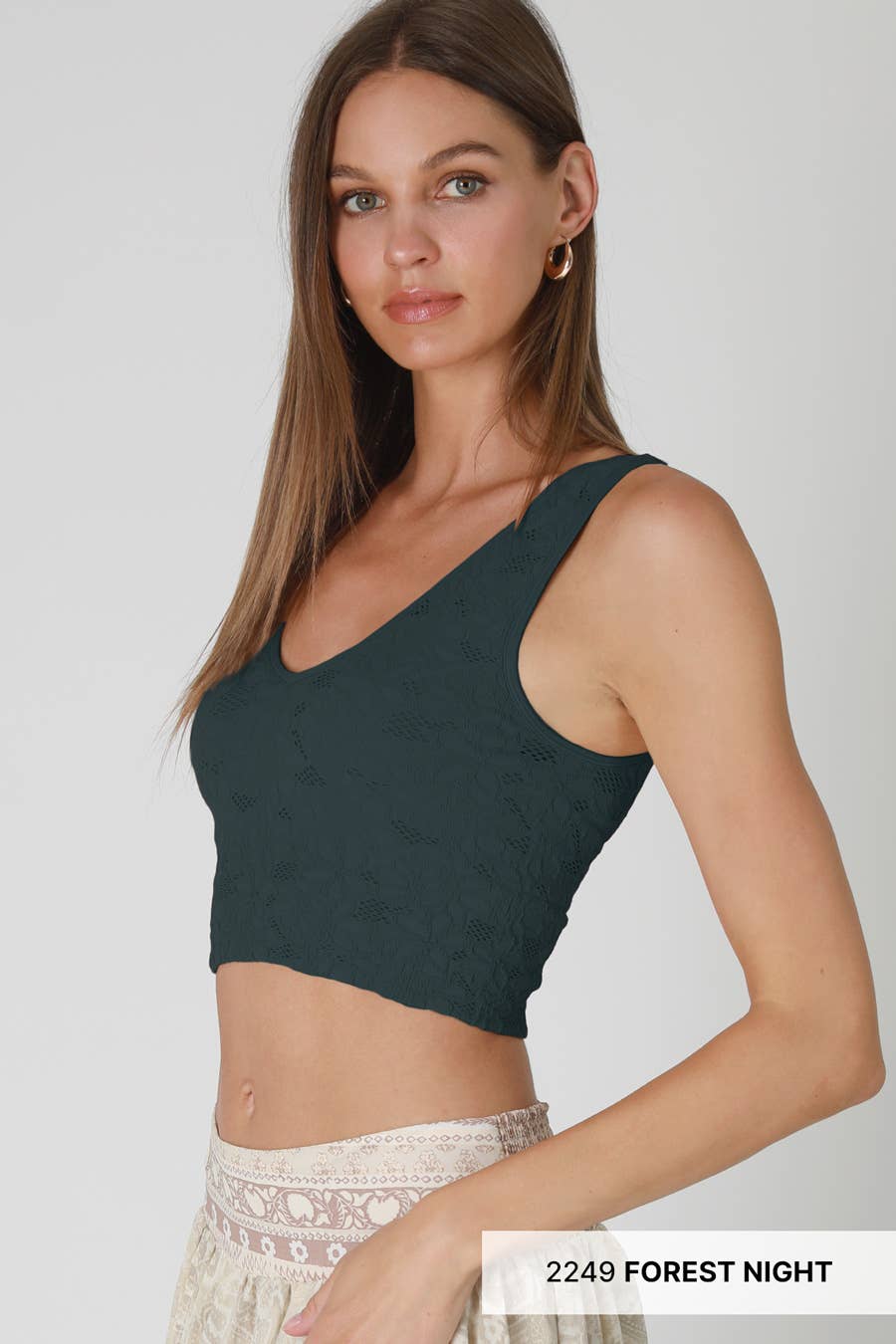 Delicate Lace V‑Neck Tank Top — Cropped, Feminine Staple